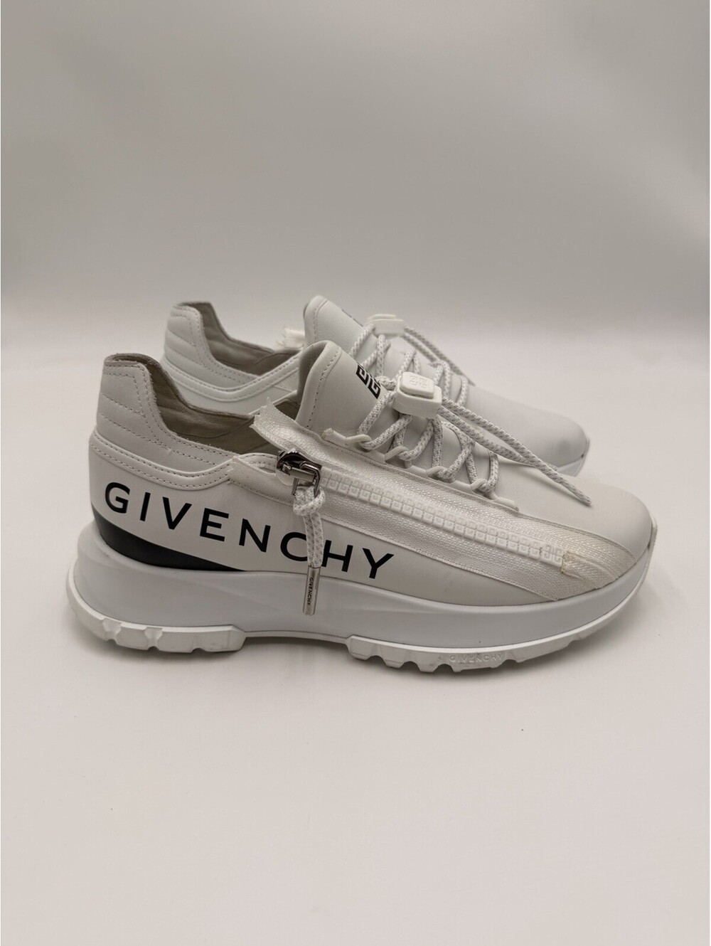 Women’s Givenchy Spectre Runner sneakers Side Zip Bold Logo Size 37